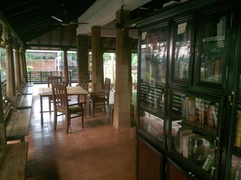 02_Reception and guest library